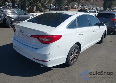 2017 Hyundai Sonata z USA, uszkodzony, nr VIN 5NPE24AF4HH456088